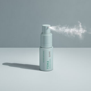 Puder zwiększający objętość YUMA – lekkość, tekstura i ochrona przed wilgocią